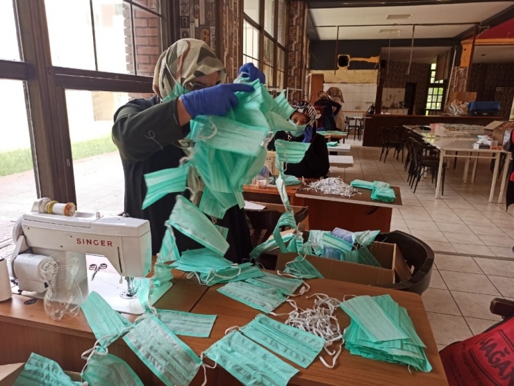 Sağlıkçıların Eşlerinden Maske Desteği