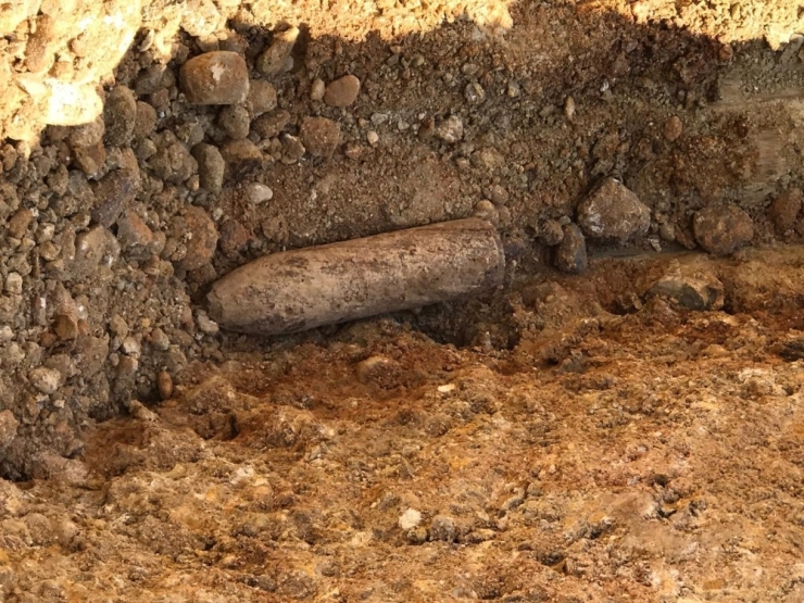 Tarla Sürerken Top Mermisi Bulan Çiftçi: “Çok Korktum”