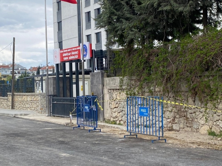 Karantina Sonrası Ortada Kalan Çöpler Tepebaşı Ekipleri Tarafından Toplandı