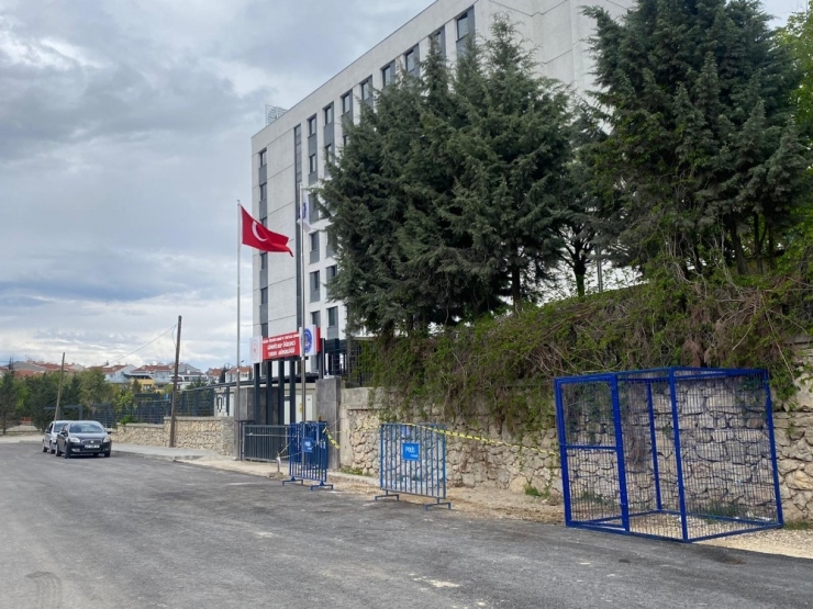 Karantina Sonrası Ortada Kalan Çöpler Tepebaşı Ekipleri Tarafından Toplandı