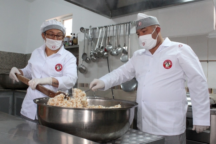 Aş Evinden ’Düğün Yemeği’ Lezzetinde Yardım