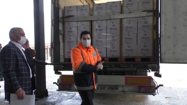 Başkan Sayan Dağlardaki Çobanlara Yardım Dağıttı