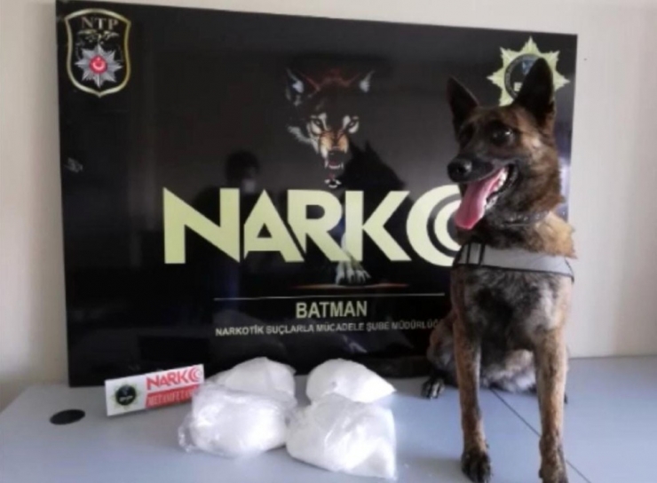 Aracın Çamurluğuna Uyuşturucu Gizlemişler