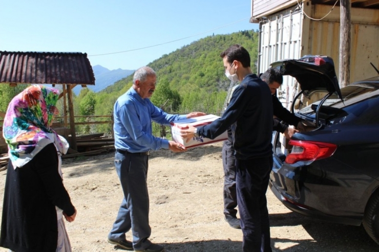 Cide Kaymakamlığı, 16 Köye Maske Ve Dezenfekten Ürünlerini Ulaştırdı