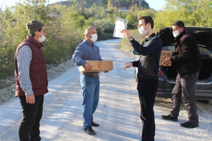 Cide Kaymakamlığı, 16 Köye Maske Ve Dezenfekten Ürünlerini Ulaştırdı