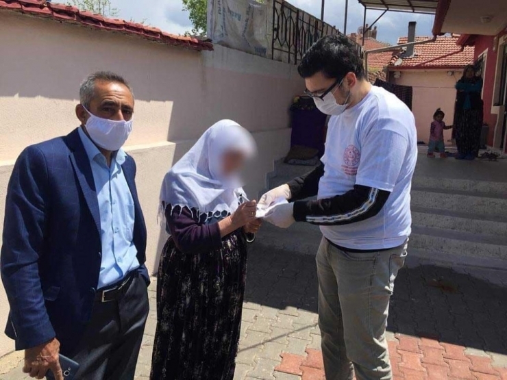 Destek Ödemeleri 65 Yaş Üstü Vatandaşların Evine Kadar Teslim Ediliyor