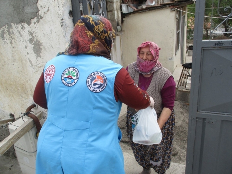 Yaşlılara Uzanan Şefkat Eli “Hünerli Eller”