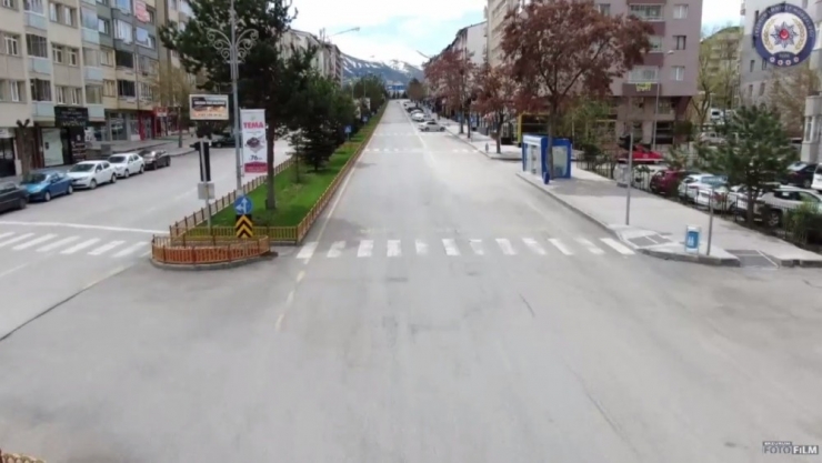 Erzurum’da Sessiz Kalan Cadde Ve Sokaklar Havadan Görüntülendi