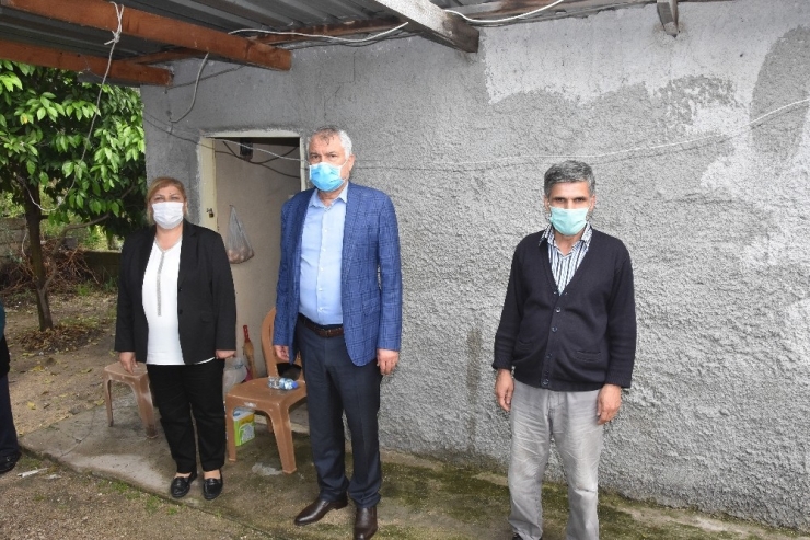 Sokaklarda Şarkısını Söylediği Mutluluğu Köyünde Buldu