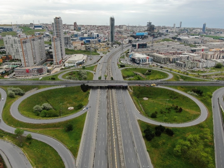 Kısıtlamanın Son Gününde Boş Yollar Havadan Görüntülendi