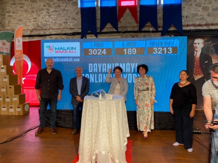 İzmir’de 25 Bin 695 Yardım Paketi Daha Geliyor