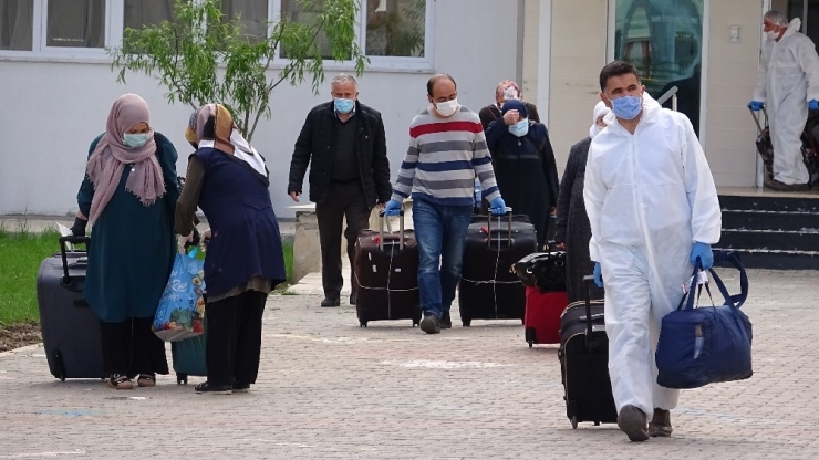 Karantina Süresi Dolan 343 Kişi Davul Ve Zurna İle Uğurlandı