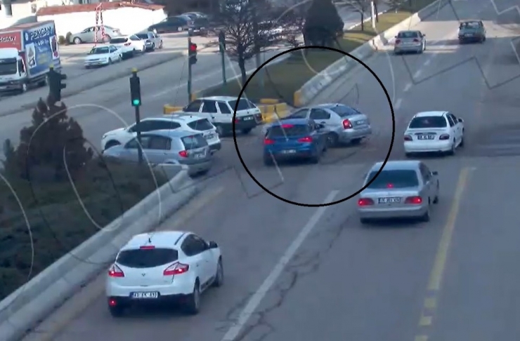 Bir Anlık Dikkatsizlik Kazaya Neden Oldu