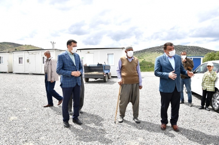 Konteyner Kentte Yaşayan Depremzedeler Ziyaret Edildi