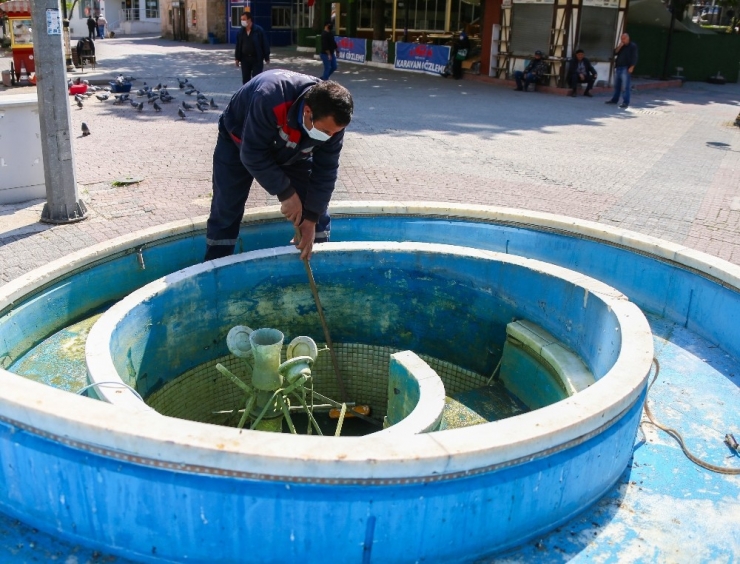 Süs Havuzları Temizlendi