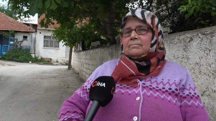 Sokağa Çıkma Kısıtlamasında Firar Eden Koyunları Polis Yakaladı