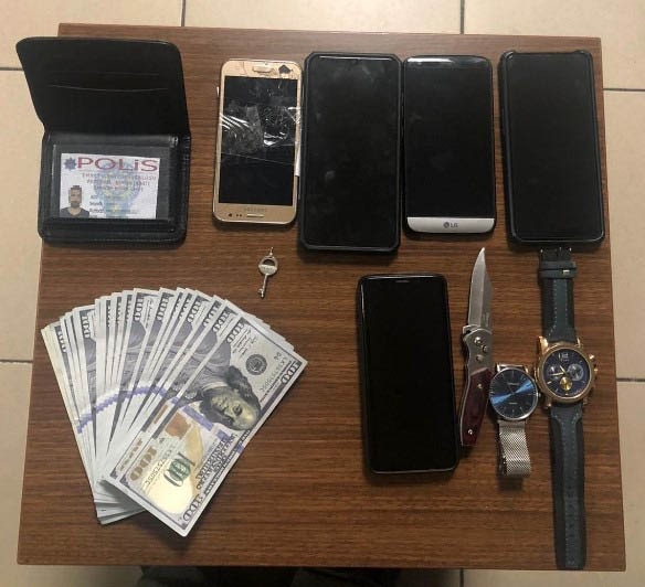 İstanbul’da Sahte Polis Kimliği İle Gasp Yapan Yabancı Uyruklu Çeteye Operasyon