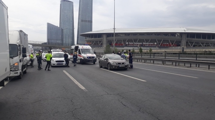 Tem Otoyolu’nda Hız Kazası: 2 Yaralı