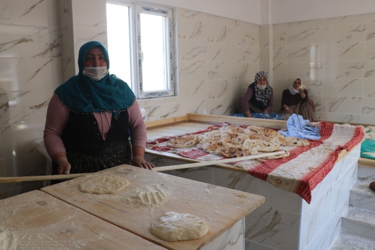 Virüse Karşı Ele Ele Verip Fırın Yaptılar