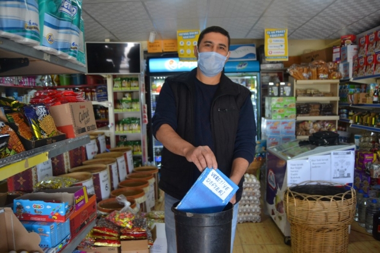 Gizemli Yardımsever Veresiye Defterlerini Satın Aldı