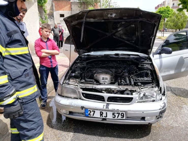 Seyir Halindeki Otomobil Yandı