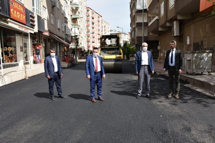 20 Yıl Sonra Asfaltla Tanışan Mahalle Sakinlerinden Başkan Beyoğlun’a Pankartlı Teşekkür