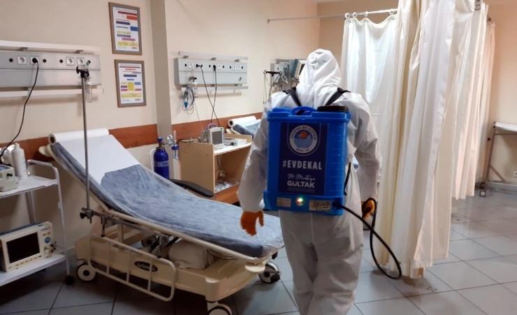 Akdeniz’de Dezenfekte Çalışmaları Aralıksız Sürüyor