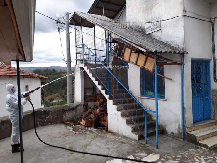 Karantinaya Alınan Mahalle Dezenfekte Edildi