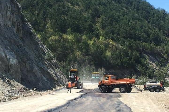 Heyelanda Kapanan Nallıhan-mudurnu Yolu Ulaşıma Açıldı