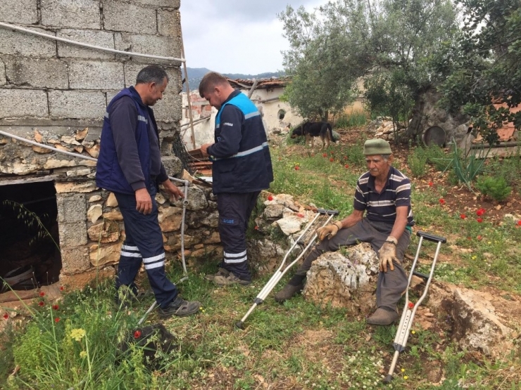 Evi Su Basan 65 Yaş Üstü Ramazan Amcaya Yardım Edildi