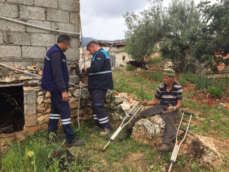 Evi Su Basan 65 Yaş Üstü Ramazan Amcaya Yardım Edildi