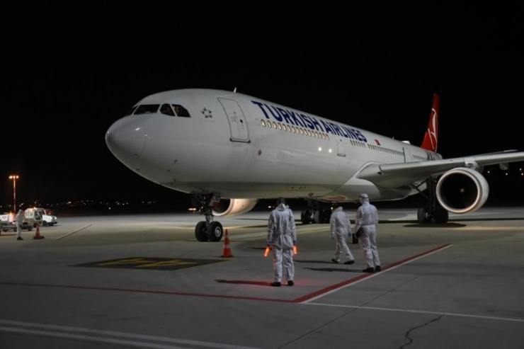 Burkina Faso’dan Getirilen 122 Türk Vatandaşı İzmir’de Karantinaya Alındı