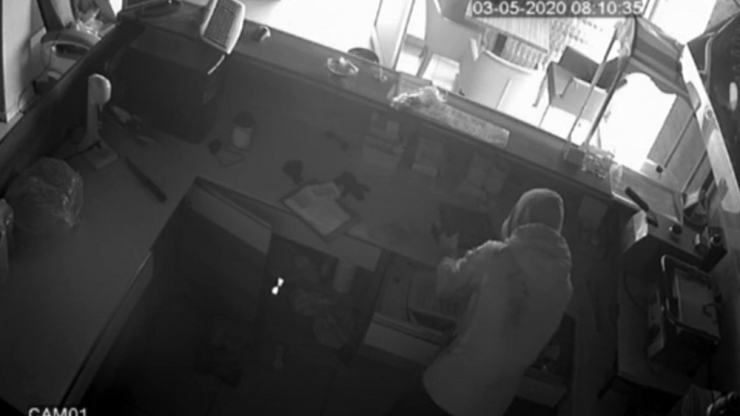 Hırsız Virüsü Fırsat Bildi, Kafeyi Soydu