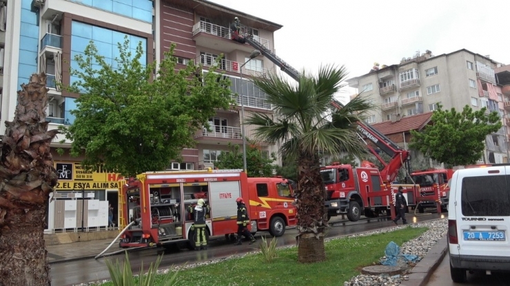 Tüpten Sızan Gaz Yangına Neden Oldu