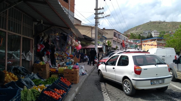 Kulp’ta Kısıtlama Kalktı, Vatandaşlar Dışarı Akın Etti