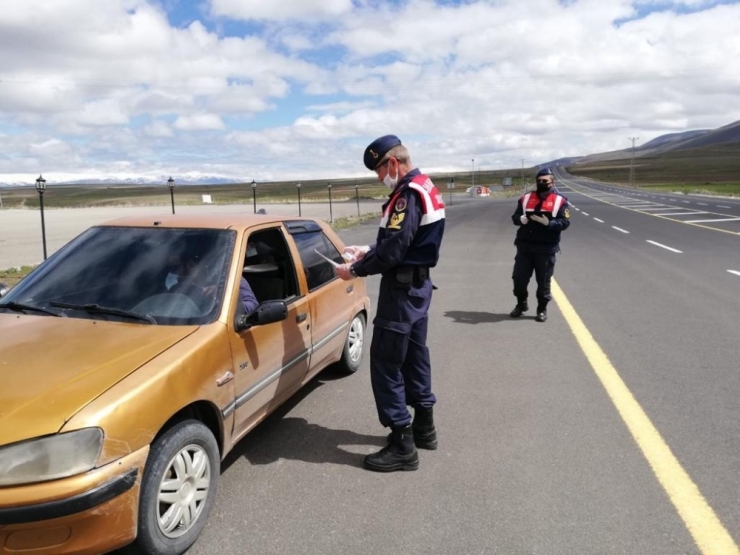 Palandöken İlçe Jandarma Trafik Ekiplerinden Trafik Haftası’nda Uygulama