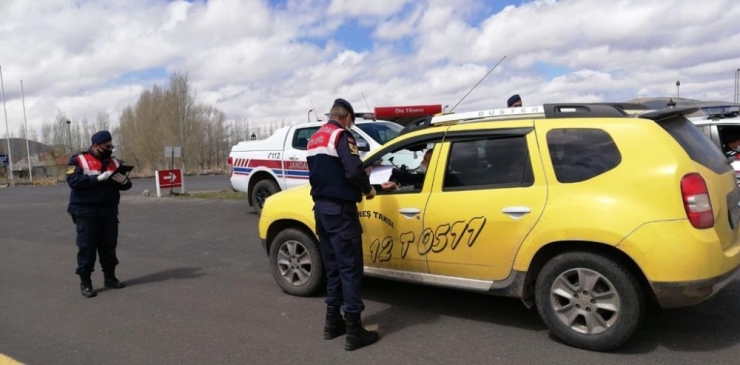 Palandöken İlçe Jandarma Trafik Ekiplerinden Trafik Haftası’nda Uygulama