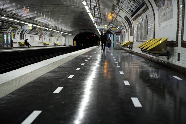 Fransa’da Korona Virüse Bağlı Ölümler 25 Bini Aştı