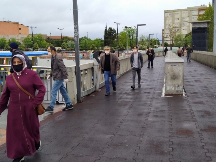 Kısıtlamanın Sonrasında Sabah İstanbul’da Hareketlilik Başladı