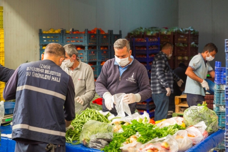İzmir Sebze Meyve Hali Esnafından Biz Varız Dayanışmasına Destek