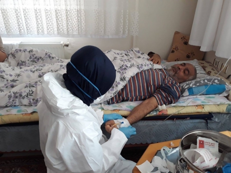 Kartepe’nin Büyükleri Yalnız Değil