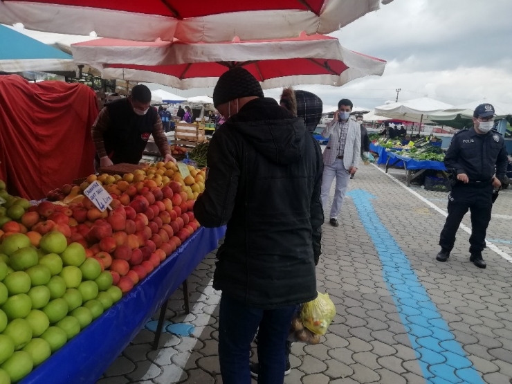 Kaymakam Kaya Pazar Yerini Denetledi