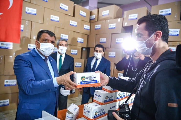 Malatya Büyükşehir Belediyesine 600 Bin Maske