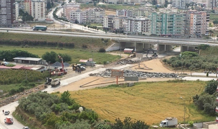 Büyükşehir Belediyesinden Tarsus’taki Kavşaklara Düzenleme
