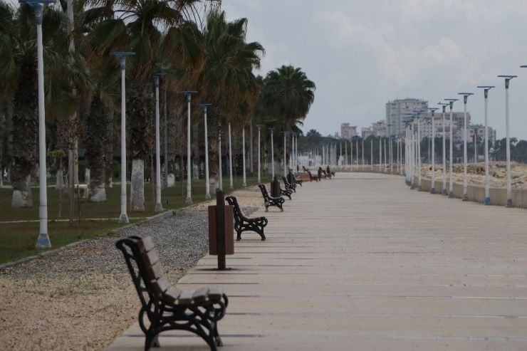 Mersin Sahillerinde Korona Virüs Sakinliği