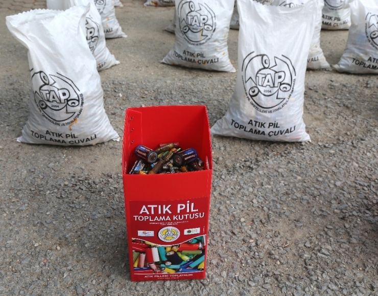 Toroslar Belediyesi 300 Kilo Atık Pil Topladı