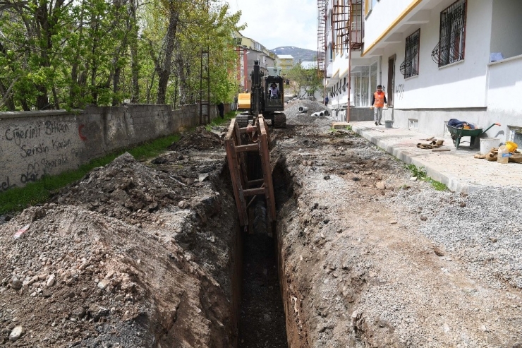 Muş Belediyesi Altyapı Çalışmalarına Kaldığı Yerden Devam Ediyor