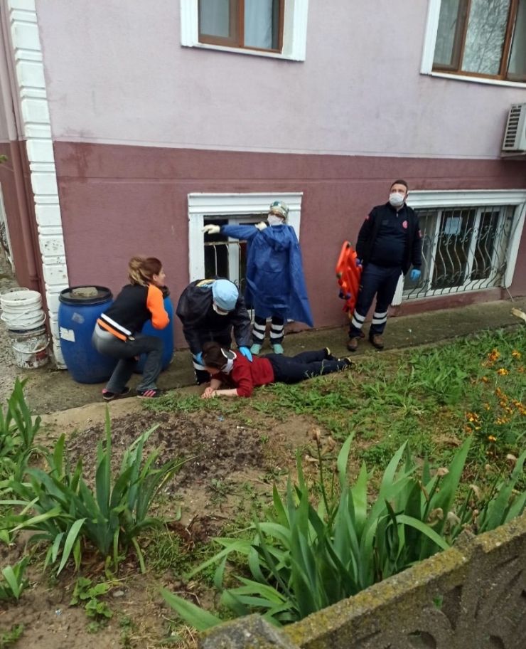 4. Kattan Düşen Kadın Yaralandı