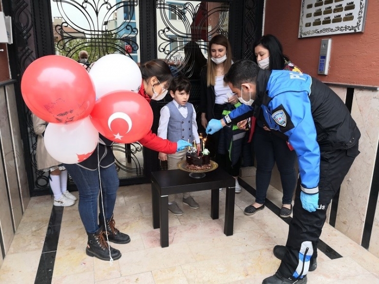 Torununun Doğum Gününü Öğle Bir Kutladı Ki