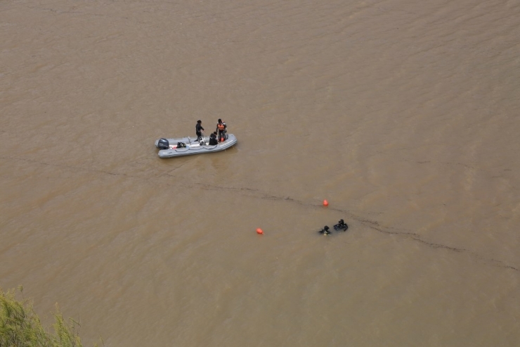 Kayıp Gülistan’ı Arama Çalışmaları Çok Sayıda Ekiple Sürüyor